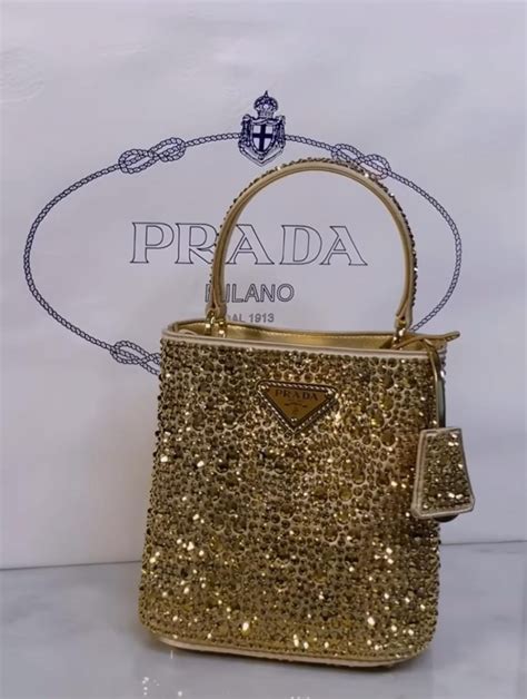 bolsa prada metalizada|bolsas de prada.